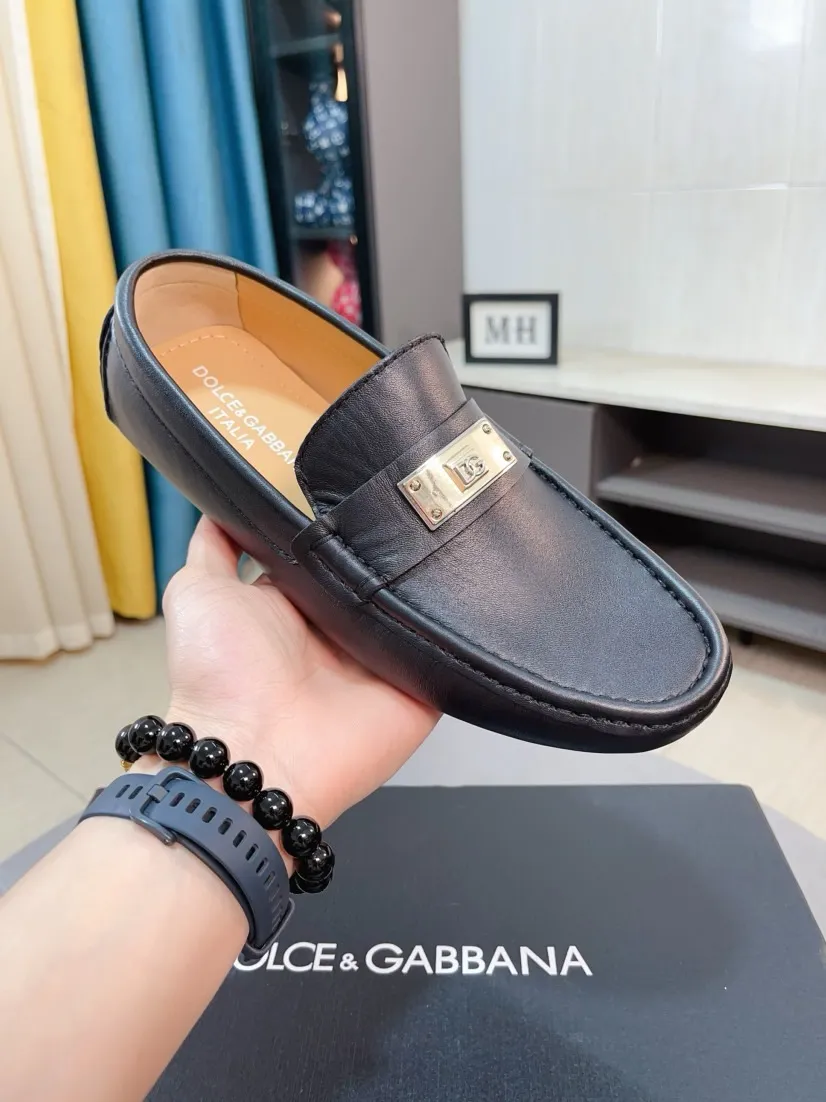 Men's men's shoes💰458🌸🌸[Dolce&Gabbana] DG new men's fashionable casual slip-on shoes Peas shoes🇨🇳Official website original 1:1 mold opening, original order quality 💯Fine workmanship, high-end luxury☘The first layer is made of imported Italian cowhide🌴The first layer of sheepskin lining🍓Rubber wear-resistant and non-slip outsole, comfortable to wear🍍Versatile style, the first choice for high-class men🍉Black available! Code number 38-44